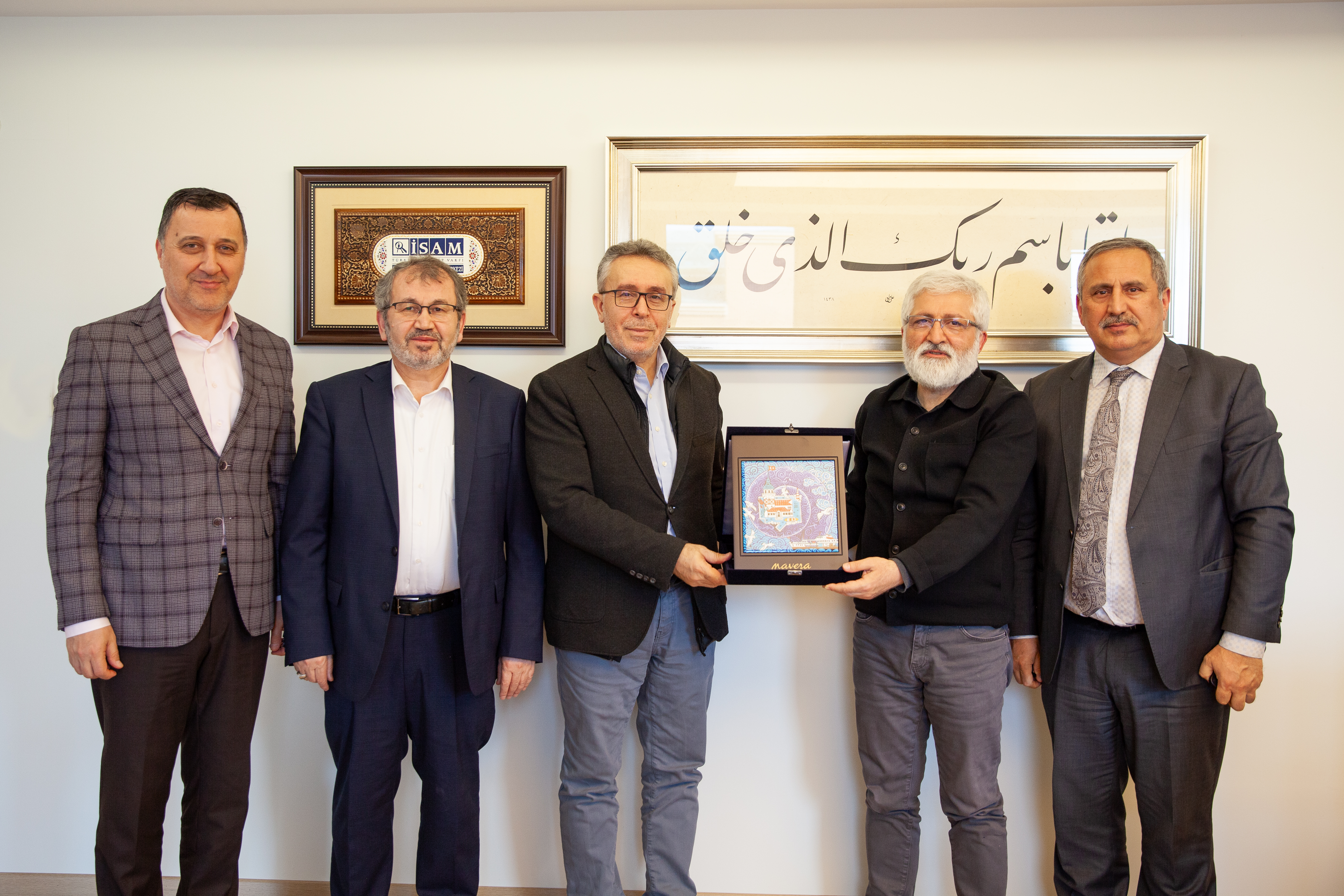 MAVERA’DAN İSAM’A NEZAKET ZİYARETİ