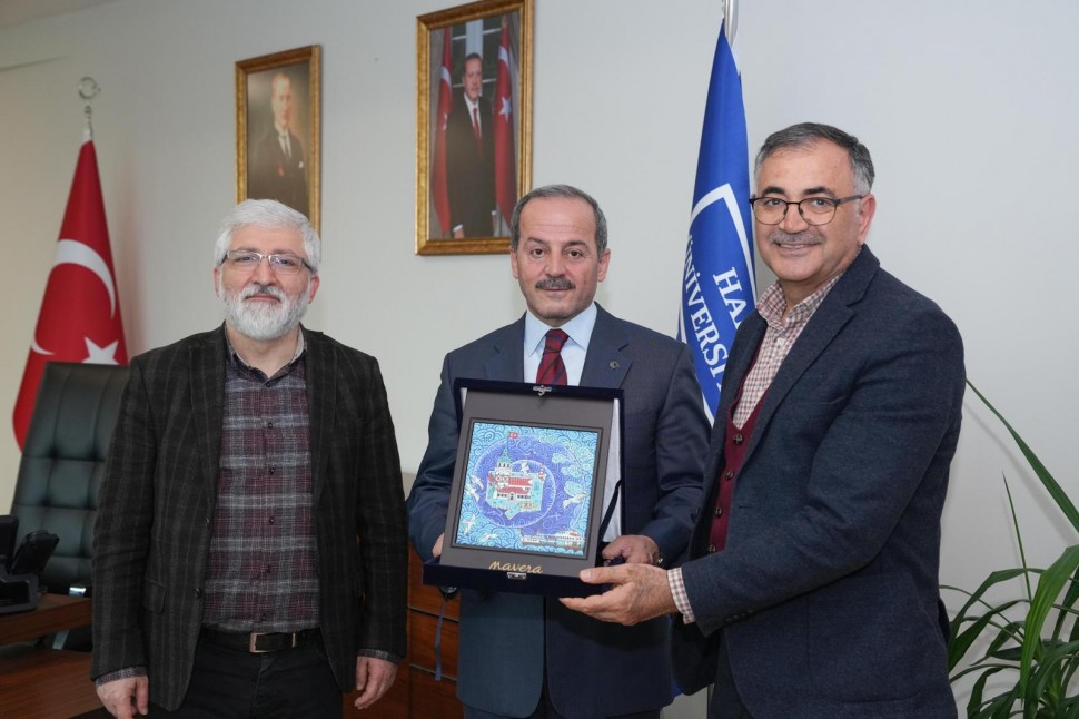 Mavera Vakfı’ ndan Haliç Üniversitesi Rektörü Nihat İnanç’ a Ziyaret